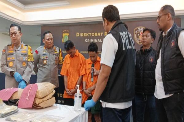 Begini Tampang 2 Tersangka Pembunuhan Pemilik Warung Madura di Pamulang Tangerang Selatan
