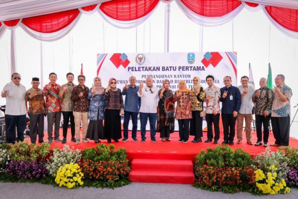 Ketua DPD RI dan Gubernur Jawa Timur Resmikan Pembangunan Kantor Perwakilan DPD RI Jatim