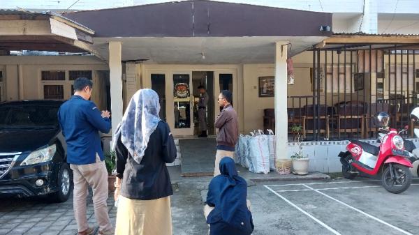 Breaking News, Gempa Magnetudo 5,3 Guncang Lombok Utara, Pegawai KPU NTB Berhamburan keluar Gedung