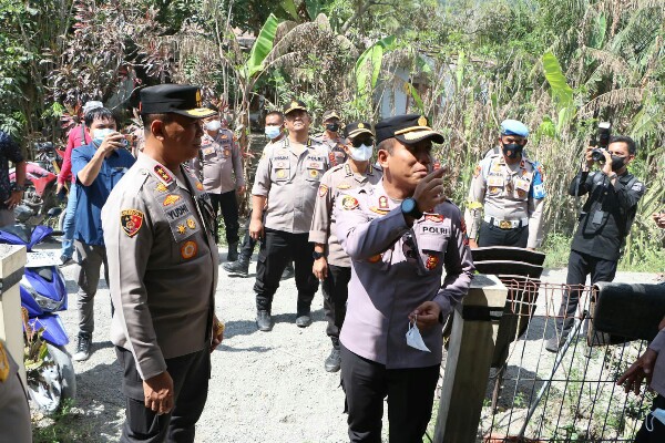 Bersama Para PJU Polda Sulut, Kapolda Patroli Kamtibmas ke Tagulandang Pasca Erupsi Gunung Ruang