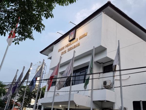 Tak Penuhi Syarat, KPU Surabaya Tegas Tolak Pendaftaran Paslon Perseorangan, Ini Sosoknya
