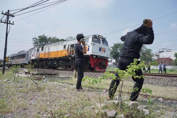 KA Argo Muria Dilempari Batu, Pelaku Masih Misterius