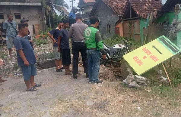 Tragis, Pemotor Tewas Tabrak Beton Rambu Pertamina