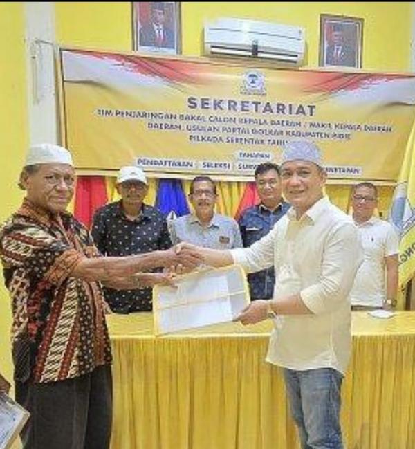 H Rahmatullah Serahkan Formulir Pendaftaran Penjaringan Balon Bupati ke DPD Golkar II Pidie