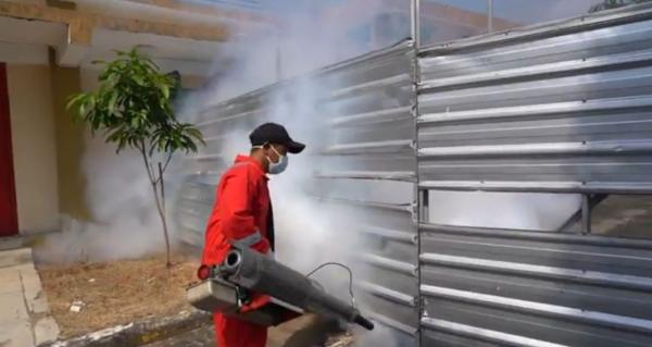 Lindungi Jemaah Haji dari Serangan Nyamuk, BBKK Surabaya Lakukan Fogging Rutin di Asrama Haji