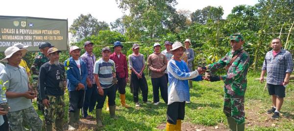 Dalam Rangka TMMD ke-120, Puluhan Petani Kopi di Sukamakmur Dapat Penyuluhan dari Kodim 0621 Bogor