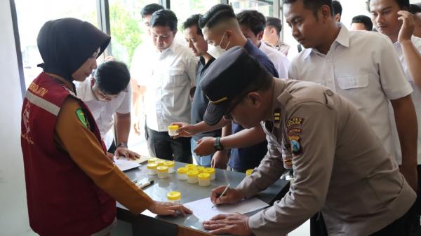 Penegakan Disiplin dan Tes Urine Acak di Polres Nganjuk untuk Meningkatkan Integritas Polri