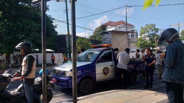 Rombong PKL di Depan Kantor DPRD NTB Diangkut Satgas Perdagangan Kota Mataram