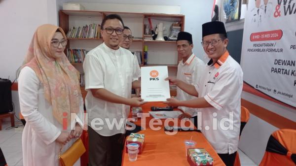 Anggota DPRD Kota Tegal Bayu Serahkan Formulir Balon Wali Kota Pertama di PKS