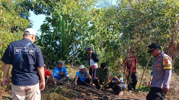Warga Desa Sukamulya Garut Digegerkan Temuan Mayat Pria di Sebuah Kebun