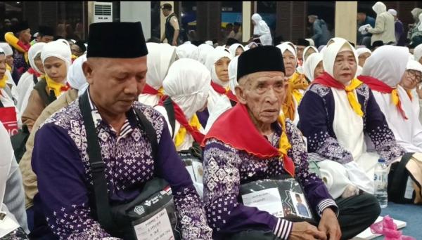 Kakek Berusia 101 Tahun, Jamaah Tertua di Pandeglang Semangat Berangkat Haji