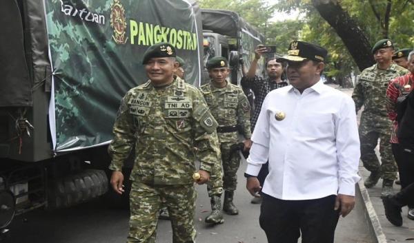 Pangdivif 3 Kostrad Lepas Bantuan Kemanusiaan untuk Korban Bencana di Luwu