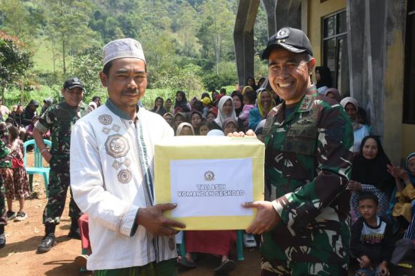 Tali Asih Komandan Seskoad, Berikan Bantuan Sosial untuk Renovasi Masjid di Garut