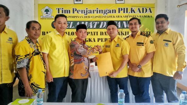 Mulkan Ambil Formulir Pendaftaran Bacabup Bangka ke Golkar