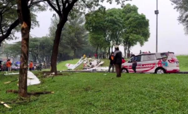 Potret Pesawat Jatuh di BSD Tangerang Selatan, Tiga Tewas Begini Penampakannya