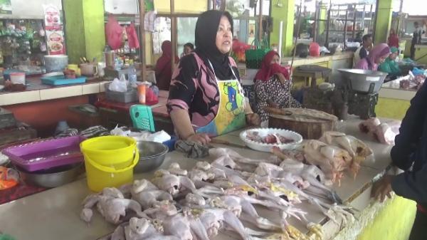 Jelang Idul Adha, Harga Daging Ayam dan Bumbu Dapur Merangkak Naik