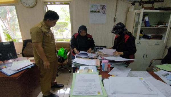 Geledah Kantor Sekda Karawang, Kejati Jabar Sita Dokumen hingga Komputer