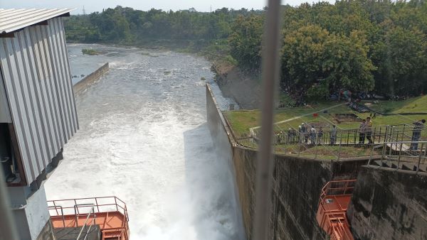 Hari Kebangkitan Nasional, Jasa Tirta Flushing 2,5 Juta Meter Kubik Air Waduk Wlingi Blitar