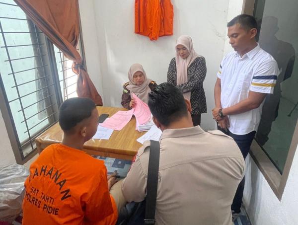 Polisi Serahkan Tersangka Pembunuhan Pedagang Ayam di Pidie Aceh ke Jaksa