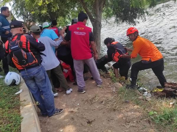 Hendak Mencuci Pakaian, Lansia di Karawang Tewas Terbawa Arus Irigasi