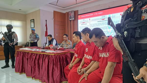 Polisi Gagalkan Pengiriman 3 Kg Sabu-sabu dari Kota Semarang ke Kebumen dan Pekalongan