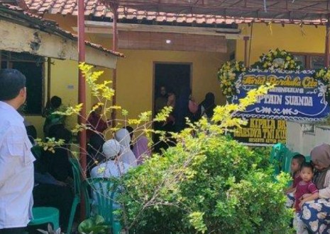 Korban Pesawat Jatuh BSD, Mayor Purn. Suwanda Dikebumikan di Kota Cirebon