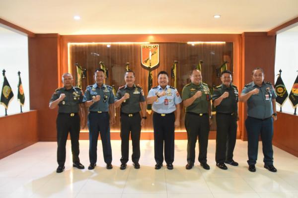 Pangdam XIII/Merdeka Terima Audiensi Kapusjianstralitbang TNI