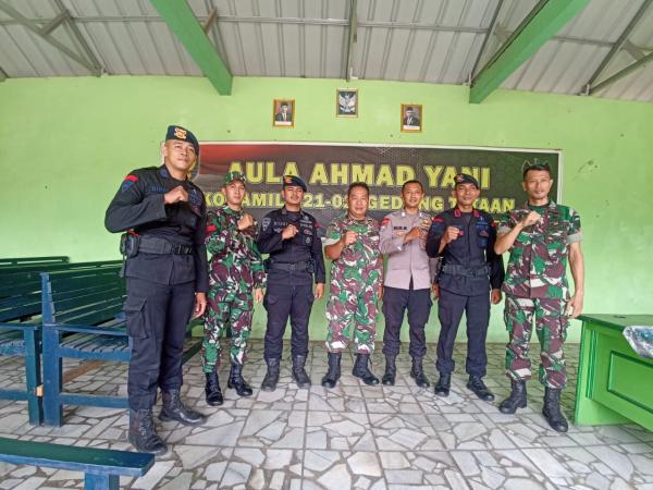 Sinergitas TNI-Polri: Bhabinkamtibmas Laksanakan Patroli Sambang, Ajak Warga Jaga Kamtibmas