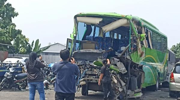 Polda Jatim Ungkap Tragedi Maut Tol Jombang, Guru Meninggal Sopir Masih Kunyah Permen Karet, Aneh!