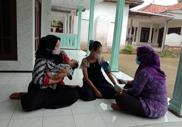 Bidan di Bangkalan Madura Ini Terapkan Pijat Tuina Untuk Atasi Stunting