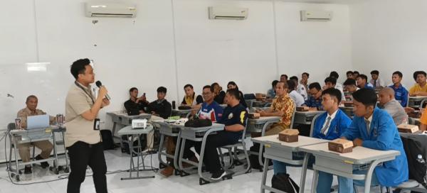 Siswa SMK se-Jatim Dikenalkan Motor Listrik di Wijaya Putra, Begini Penjelasannya