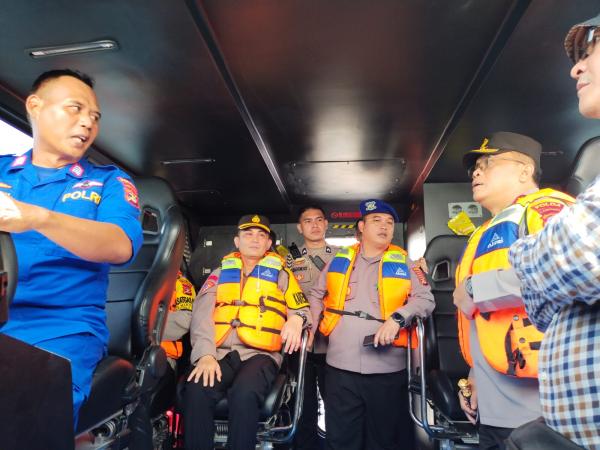 Kapolda Lampung Instruksikan Tim Rescue dan Patroli Perairan untuk WSL Krui Pro 2024