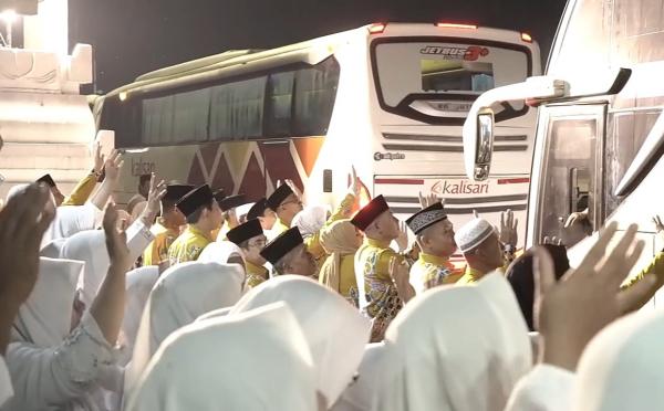 Sebanyak 732 Jamaah Haji Asal Lumajang Diberangkatkan ke Tanah Suci