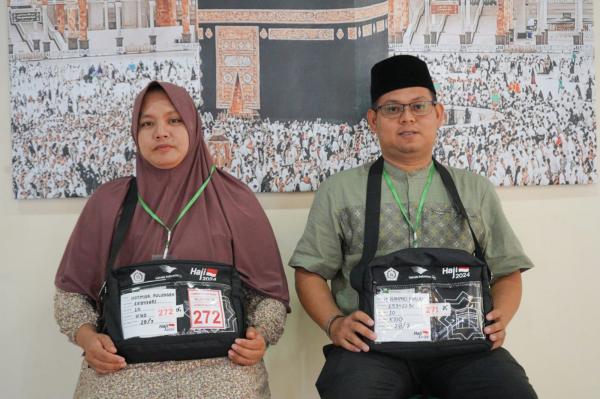 Kakak Adik Asal Padanglawas Berangkat Haji, Gantikan Orangtua yang Meninggal Dunia