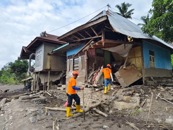 Tim Gabungan Perluas Pencarian 11 Korban Hilang Akibat Banjir Lahar Dingin Gunung Marapi