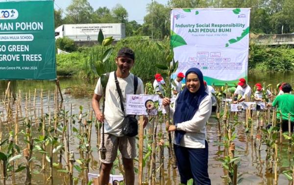 BRI Life Bersama 27 Perusahaan Anggota AAJI Melakukan Penanaman 2.000 Bibit Pohon Mangrove