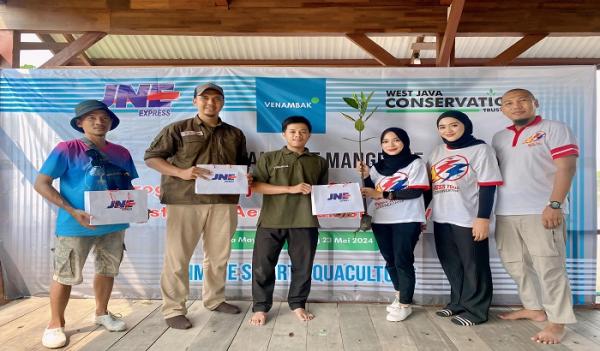Lestarian Ekosistem Laut, JNE Gandeng Venambak dan Wanadri Tanam 500 Pohon Mangrove di Subang