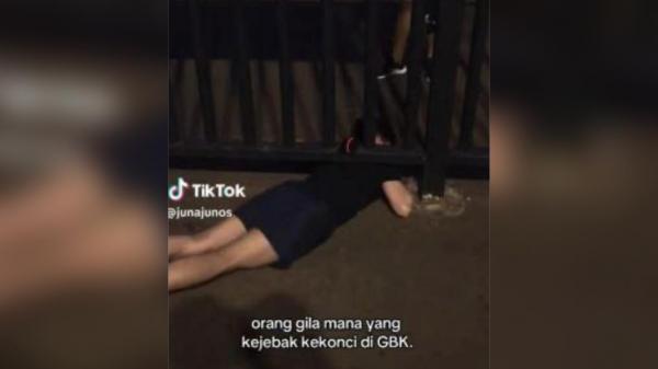 Viral, Pelari Terjebak di GBK hingga Harus Terobos Bawah Pagar bikin Ngakak