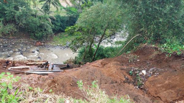 Bencana Tanah Longsor di Sariwangi Tasikmalaya Rusak Pipa PDAM, Pasokan Air Terganggu