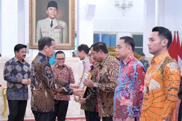 Indeks SPBE Tertinggi, Pemprov Jateng Raih ‘Digital Government Award’ dari Presiden Jokowi