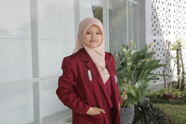 Hebat! Mahasiswi Psikologi UM Bandung Raih Juara Dua Lomba Esai Psychopora UMS 2024