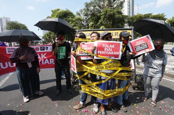 Koalisi Masyarakat dan Pers di Surabaya Tolak RUU Penyiaran