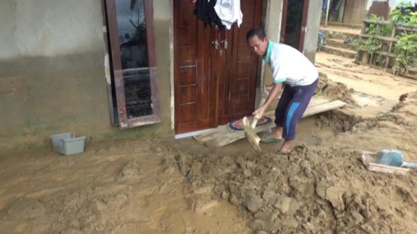 Banjir Lumpur Terjang 64 Rumah di Wuawua Kendari