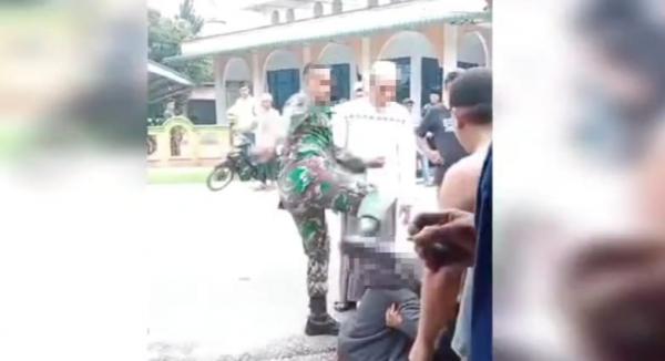 Aksi Oknum TNI di Deliserdang Tendang Warga Viral di Medsos, Istri Tengah Hamil 2 Minggu   