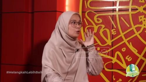 Wanita Cantik Ini Mengaku Meski Rintangan Begitu Berat, Tetap Memeluk Islam