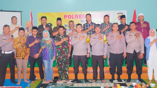 Nemoni Rakyat, Kapolres Subang Temui Para Tokoh di Kecamatan Cibogo Subang