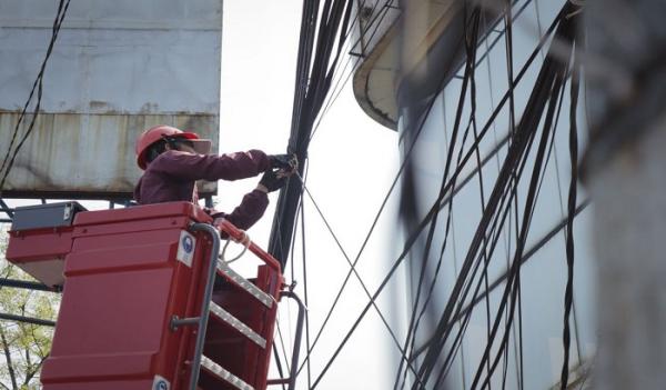 Tertiban Kabel Fiber Optik, Komitmen PLN Icon Plus Jaga Keamanan dan Kenyamanan Kota Bandung