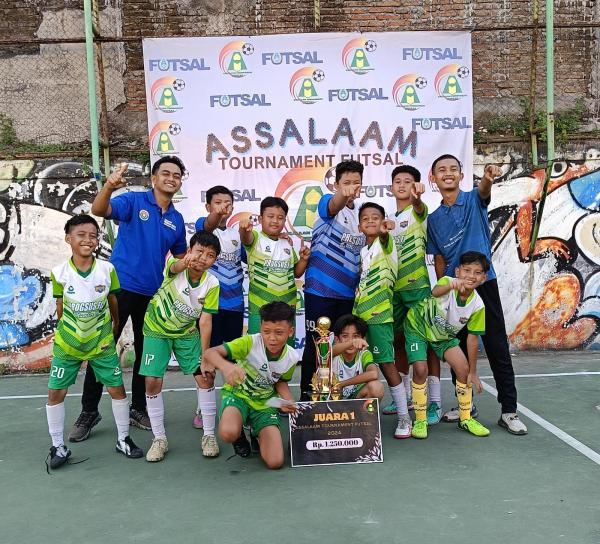 Tim Futsal SD Muhammadiyah PK Solo Raih Juara 1 Turnamen se-Jawa Tengah