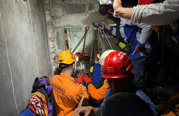 Dramatis, Tim SAR Evakuasi Kakak Beradik Tercebur Sumur Sedalam 14 Meter di Magelang