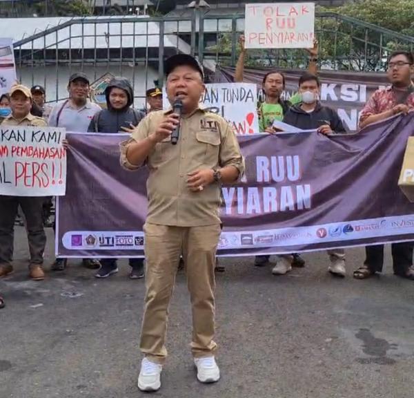 Jurnalis di Jawa Tengah Menggelar Demo Tolak RUU Penyiaran